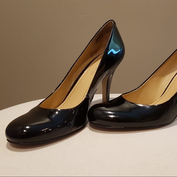 Black patent high heel pumps - Picture 1 of 3